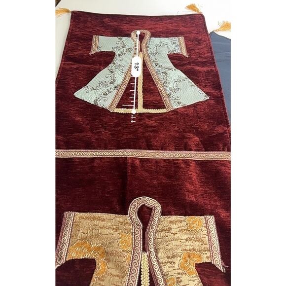 oriental wall hanging tapestry Trio Red Kaftans Design 17 X 60 In. - Picture 3 of 10